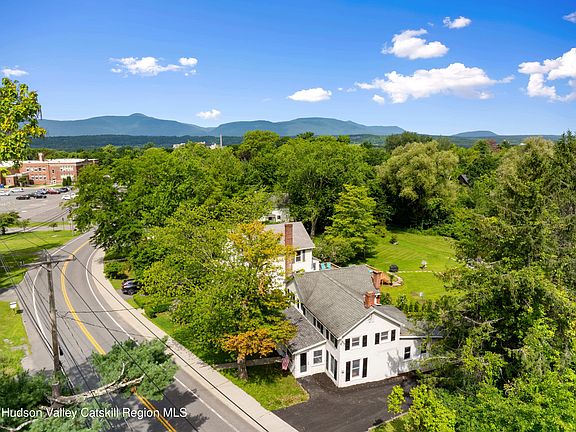 3rd image of 150 Main Street