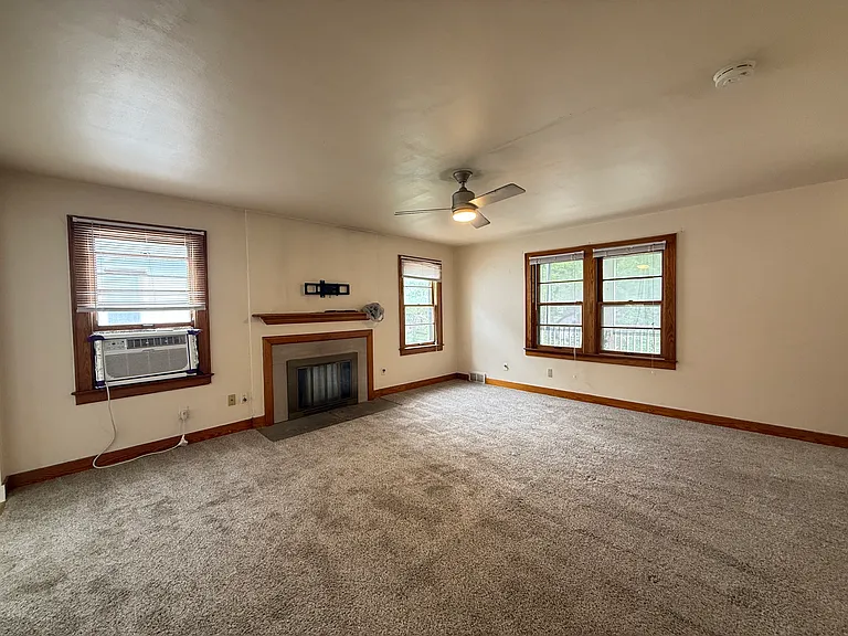 1514 Golden Ave #2 — Photo 2