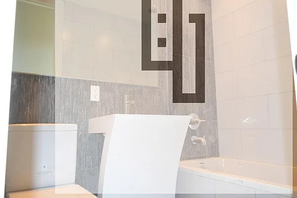 Rented by Loom Group | media 44