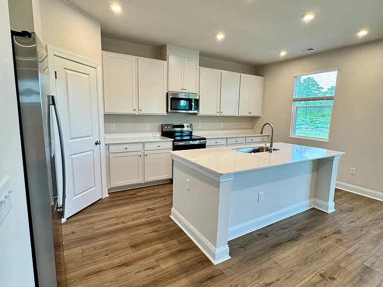 7473 Linda Vista Ln — Photo 6