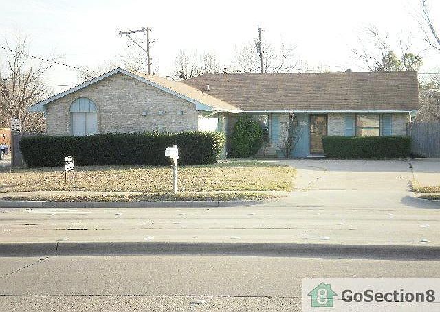 1st image of 1624 E Park Blvd