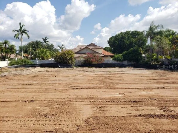 7130 Pelican Island Dr #5, Tampa, FL 33634