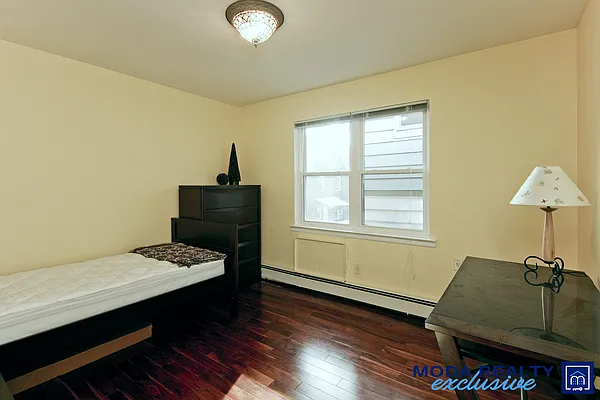 Rented by Moda Realty | media 24