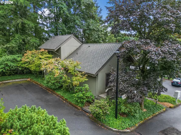 7752 SW Barnes Rd Unit A, Portland, OR 97225