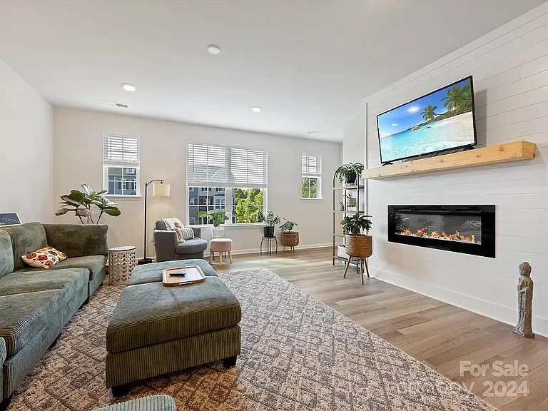 10118 Hemingway Pl — Photo 39