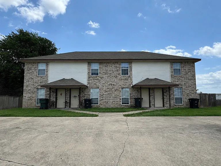 1706 Tanner Circle — Photo 17