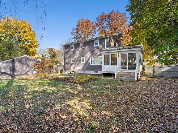 5th image of 19 Farwell Ave