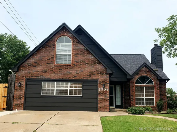 2704 W Montgomery St, Broken Arrow, OK 74012
