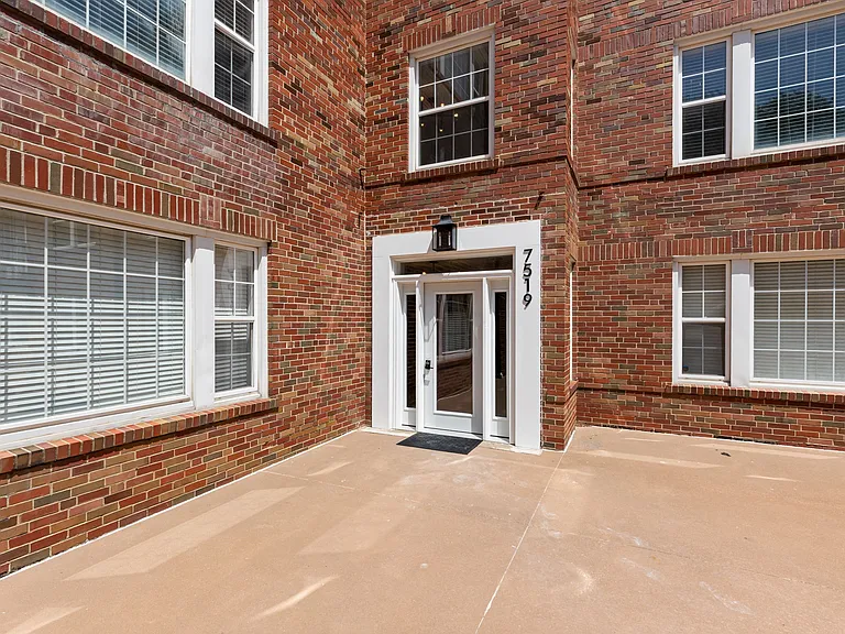 7517 Oxford Dr #2A — Photo 29