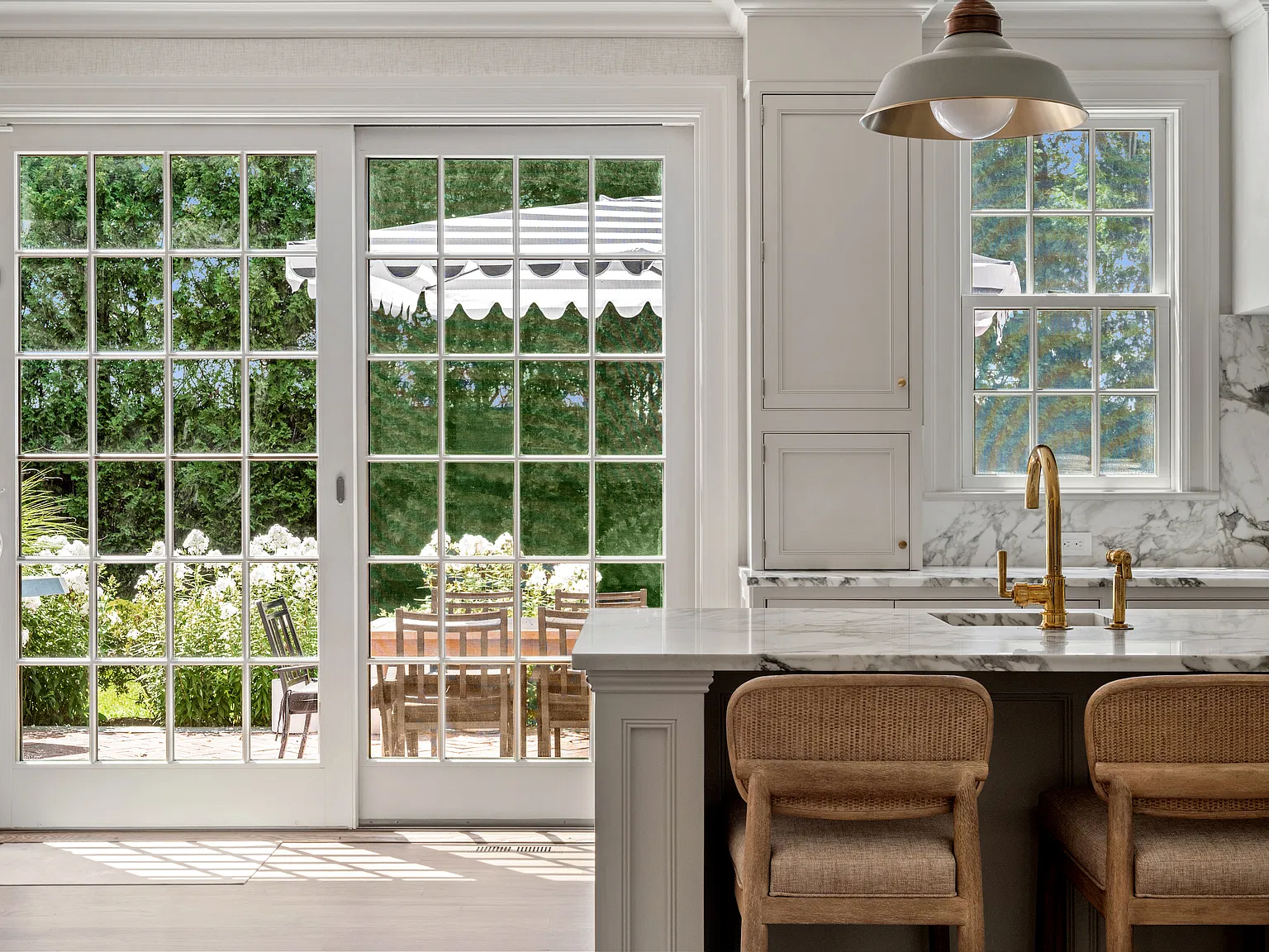 Stunning New Renovation Overlooking Polo Grounds — Photo 4