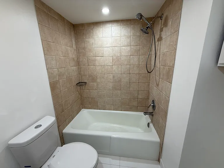 640 Tennis Club Dr #307 — Photo 8