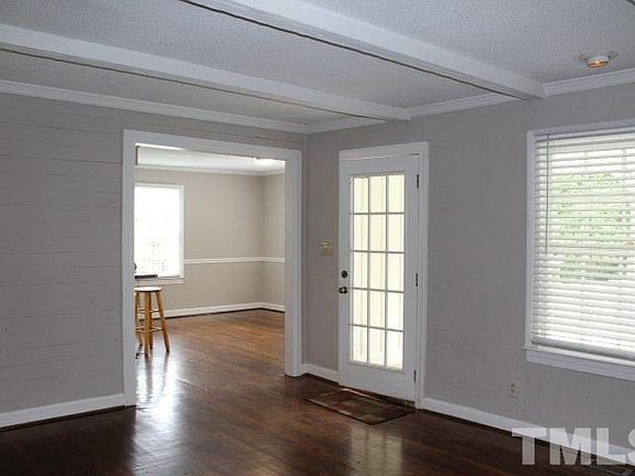 5th image of 610 Lakeside Ave