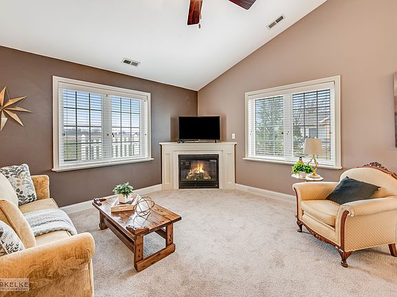 5th image of 2133 Waterbury Ln W Unit 2133