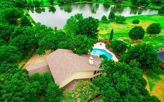 3rd image of 160 Highview Dr