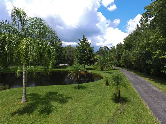 4th image of 3615 Walden Pond Dr