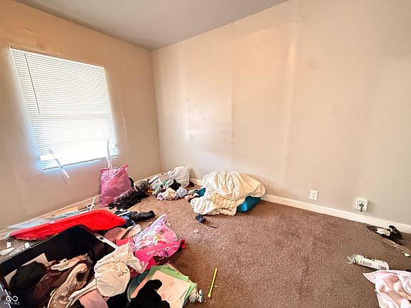 5th image of 3354 Hovey St
