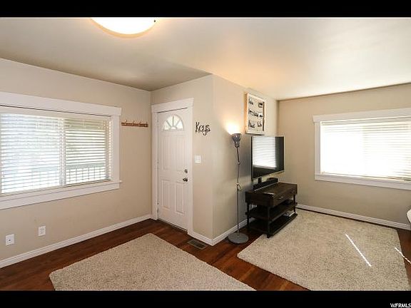 4th image of 1207 E Roosevelt Ave