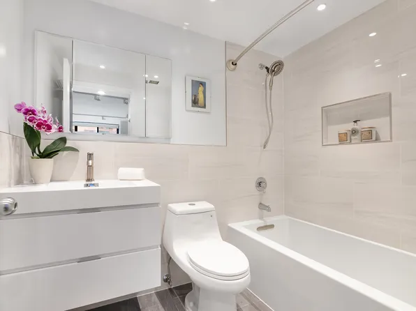 455 East 86th Street image 7 of 12