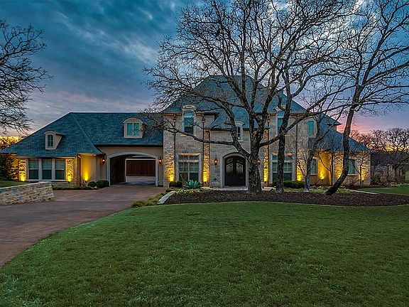 3rd image of 8121 Oakmont Dr