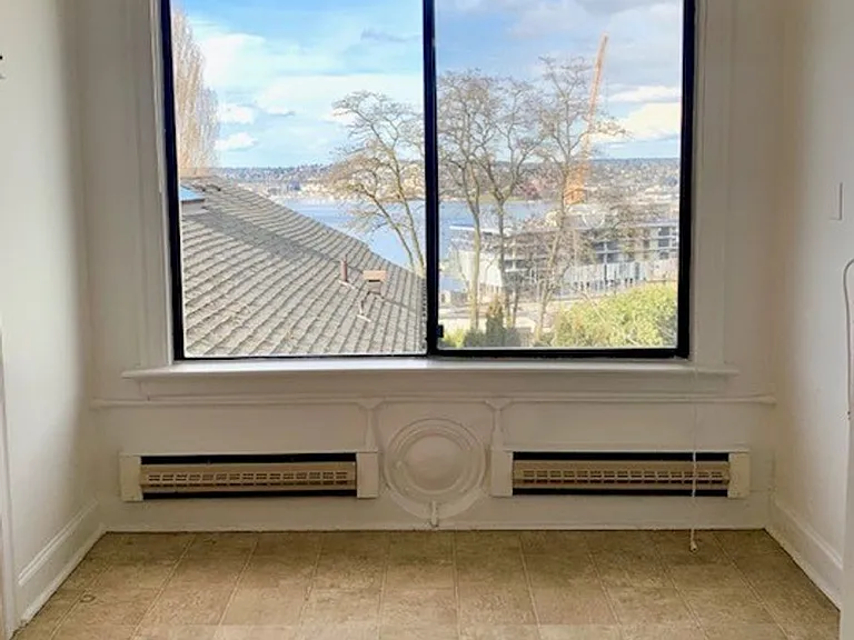 903 Bellevue Pl E — Photo 8