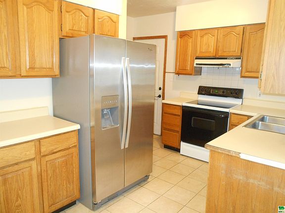 5th image of 1216 S Helen St