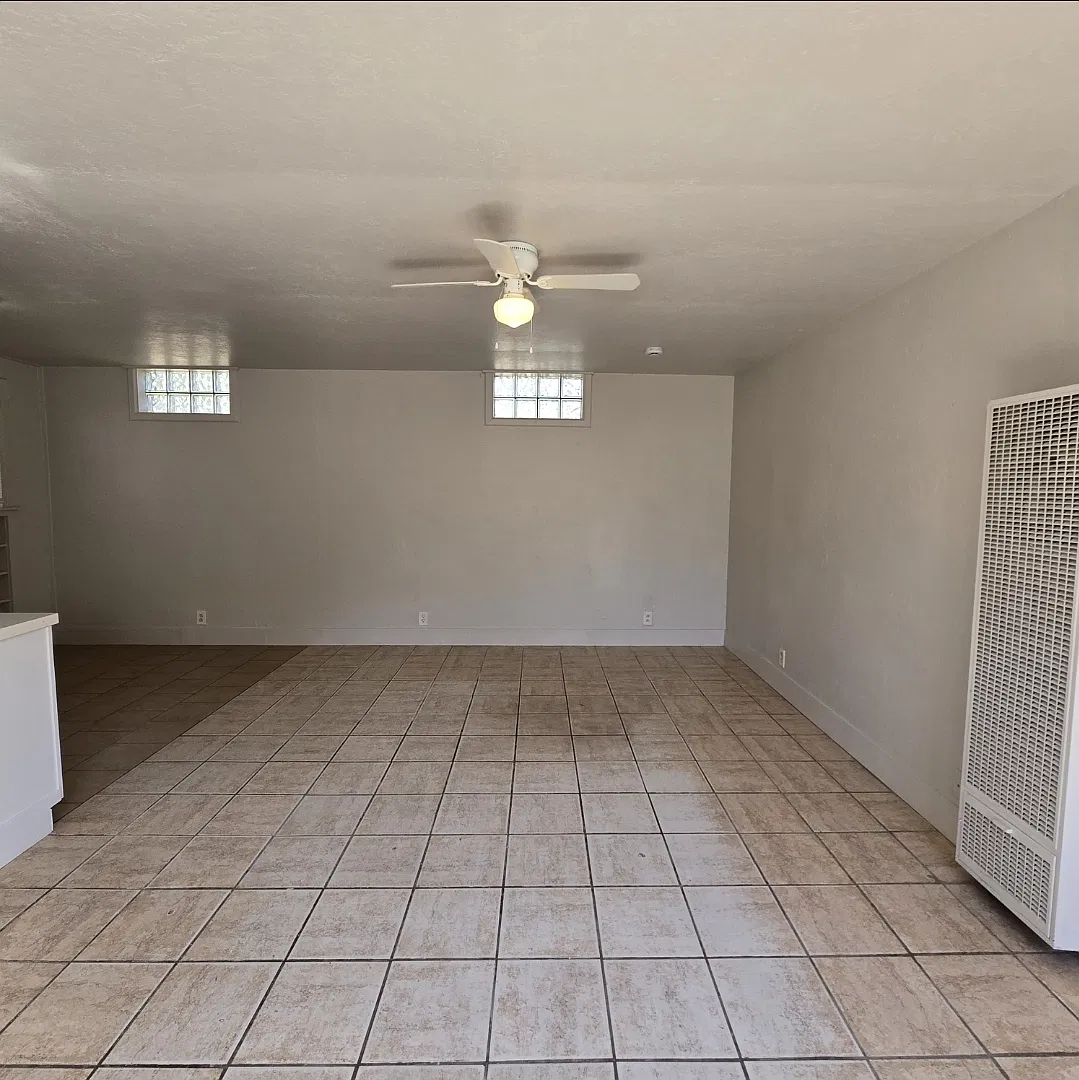 2 bed, $995 — Photo 1
