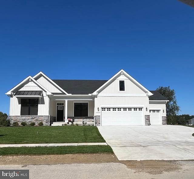 1st image of 16236 Amora Dr