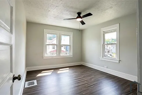 1348 E 111th St — Photo 3