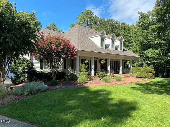 2nd image of 106 Woodkirk Ln