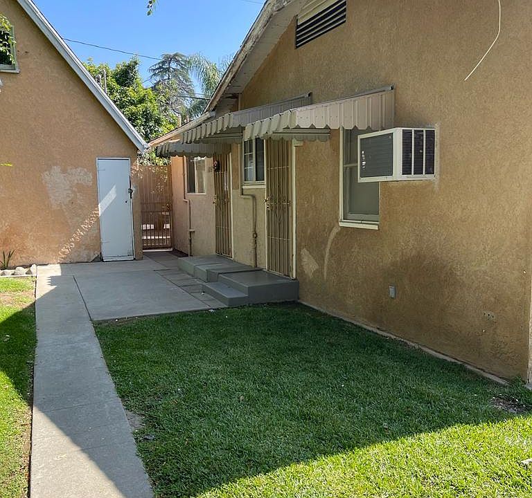 1st image of 484 W 24th St