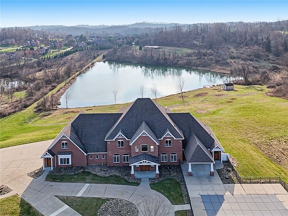 2nd image of 308 Sutherland Dr