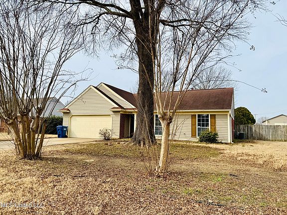 3rd image of 7185 Redfern Dr