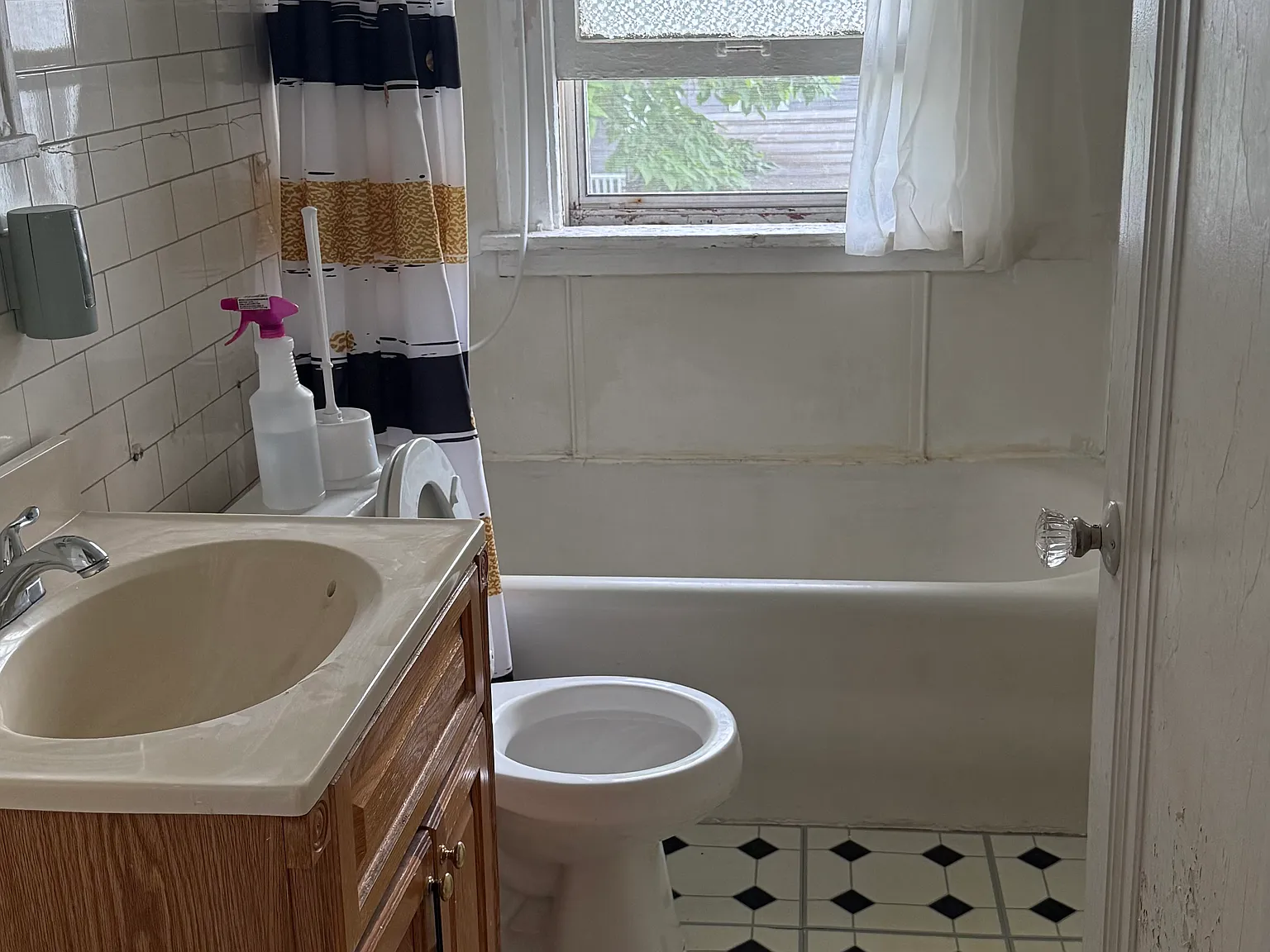 3558 Strathavon Rd — Photo 3