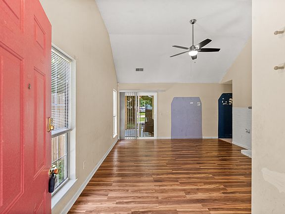 4th image of 130 Chandler Dr