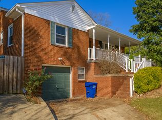 5902 Brookview Dr, Alexandria, VA 22310