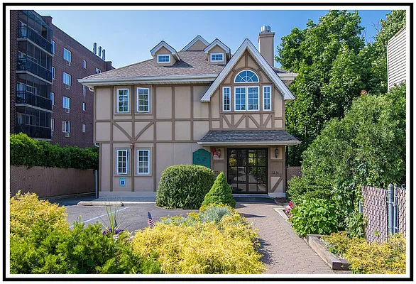 Sold by Keller Williams Realty Landmark II | media 29