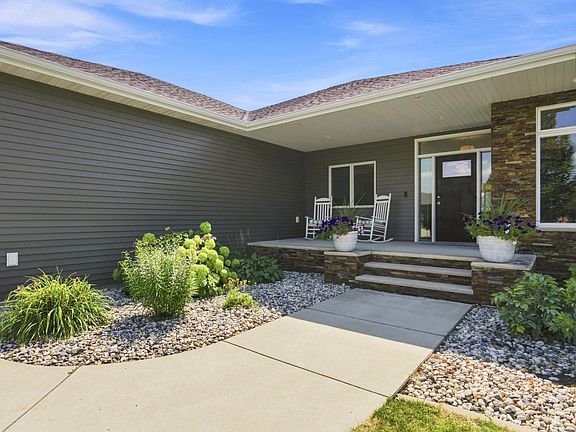 3rd image of 6101 Silverleaf Dr S