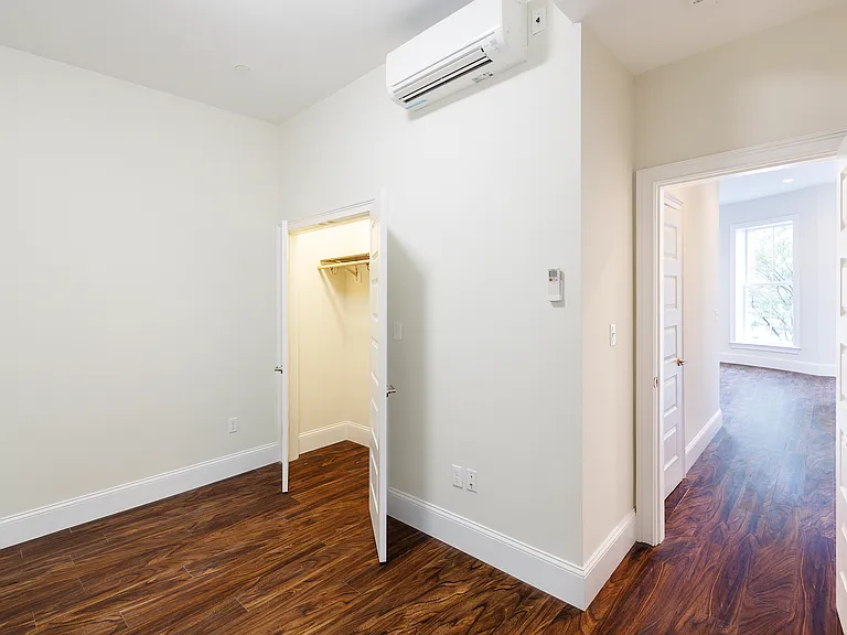 1902 Washington St #2 — Photo 19