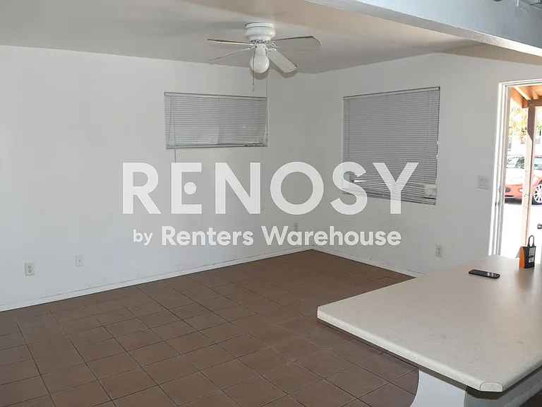 729 E Mission Ln #1 — Photo 18