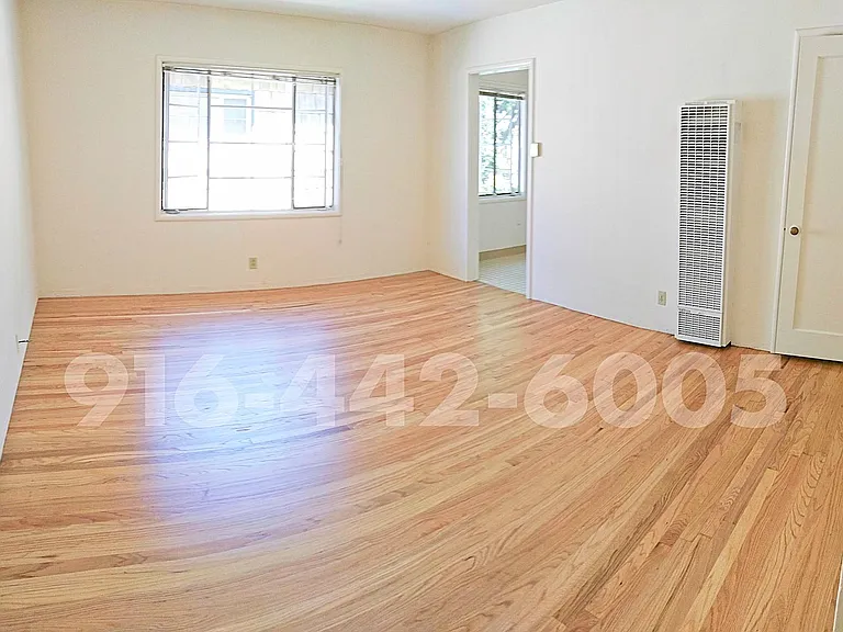 2426 P St #10 — Photo 2