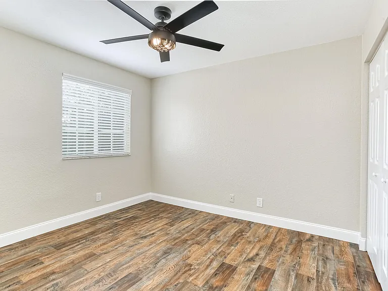 316 SE Bloxham Way — Photo 25