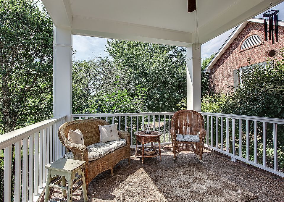 1st image of 209 Chapelwood Dr