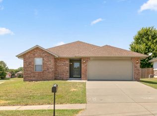 1201 N Hutchinson Ave, Springfield, MO 65803