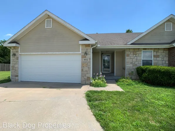 8512 Golden Eagle Ct, Manhattan, KS 66502
