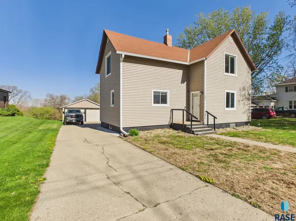 301 Lincoln St, Centerville, SD 57014