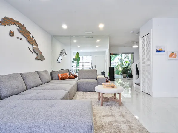 11137 SW 154th Ct, Miami, FL 33196