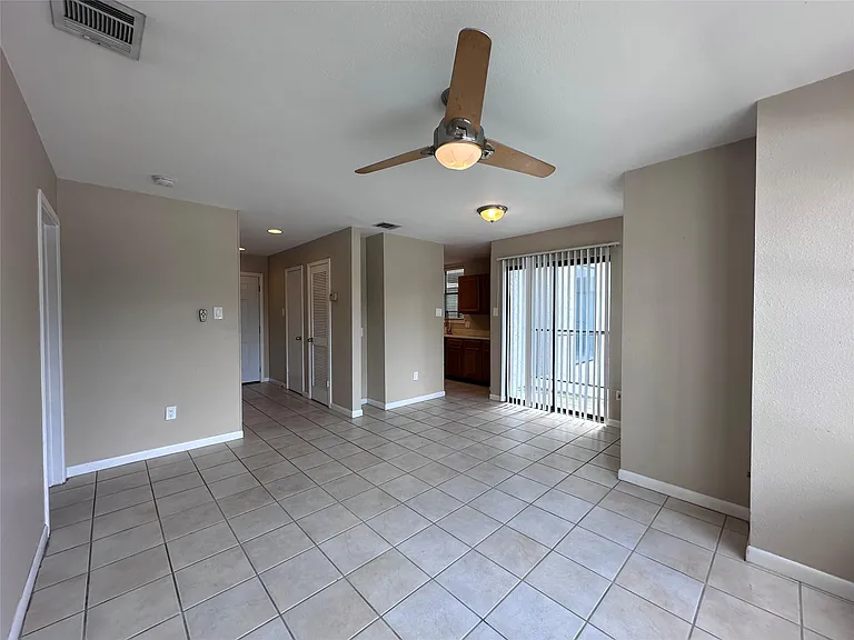 2409 Leon St #205 — Photo 4