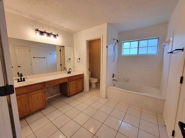 2704 Amherst Ave — Photo 36