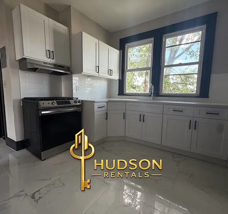 52 Greenville Ave #3R