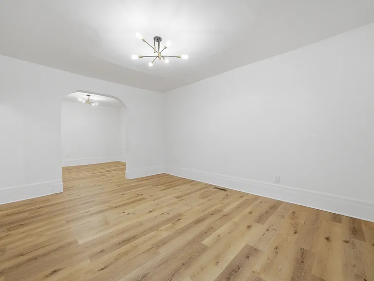 815 N Richmond St #301 — Photo 8